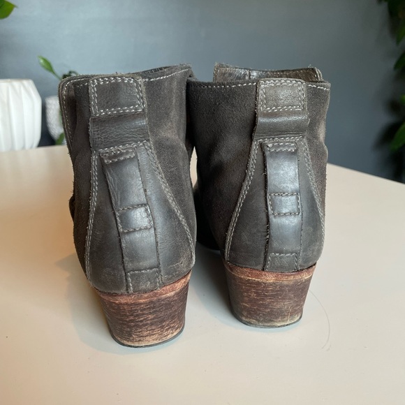 H by Hudson Horrigan grey ankle boots size 38 - Picture 2 of 7